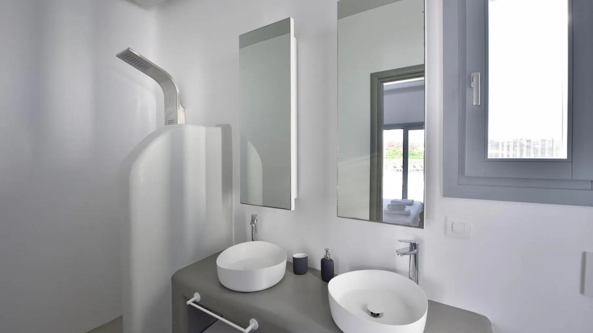 Villa Sapphire 6Bed With Pool And Hot Tub In Ornos 0*, 奥诺斯
